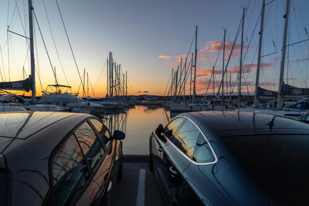 Mise à disposition de véhicule pour yacht prive